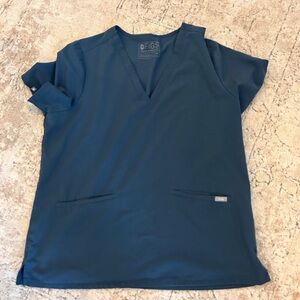 Figs Casma three pocket scrub top